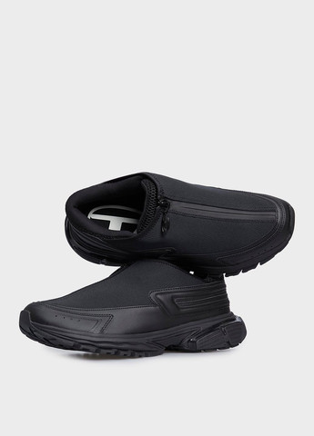 Черные всесезонные кроссовки Diesel