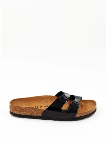 Черные шлепанцы Birkenstock лаковые