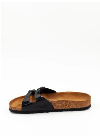 Черные шлепанцы Birkenstock лаковые