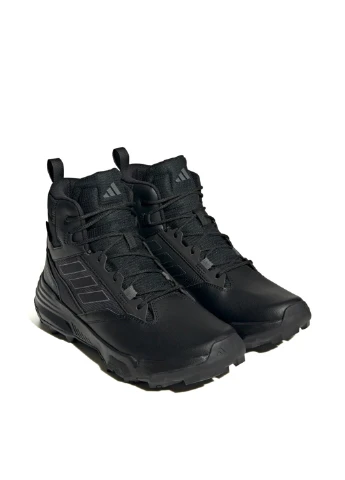 Черные зимние ботинки adidas