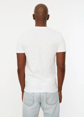 Белая футболка Trendyol