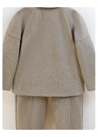 Серый демисезонный костюм (куртка-рубашка, брюки) SHEIN