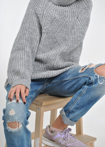 Светло-серый зимний удлиненный свитер Berta Lucci