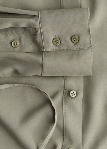 Оливковая кэжуал рубашка однотонная H&M