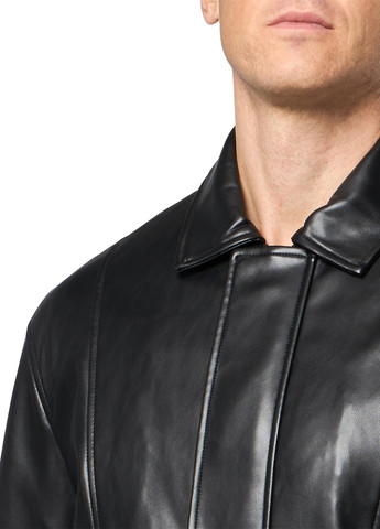 Черная демисезонная куртка Guess