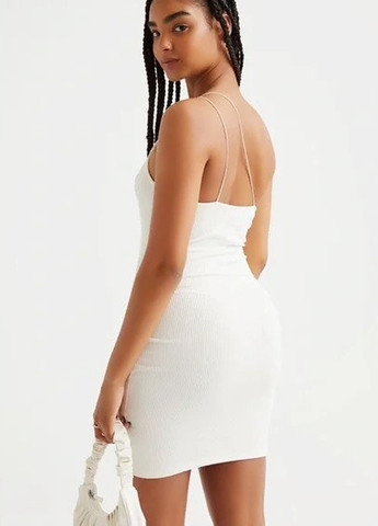 Білий кежуал сукня з відкритими плечима H&M однотонна