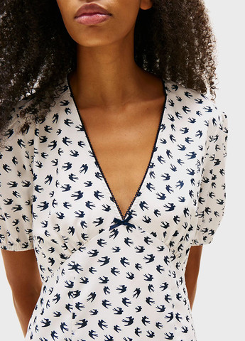 Молочна кежуал сукня кльош, в стилі армпір Tommy Jeans з малюнком