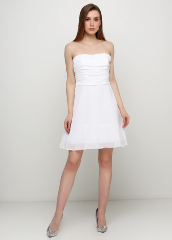 Белое коктейльное платье а-силуэт Guess однотонное