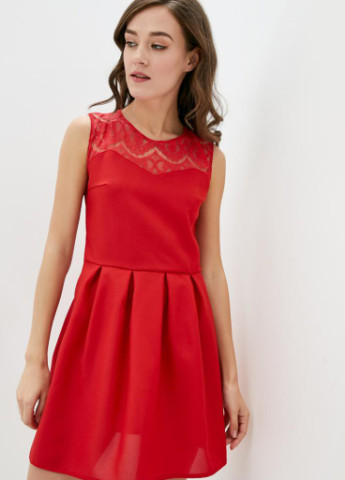Красное коктейльное женское коктейльное мини-платье с гипюром колокол Podium однотонное
