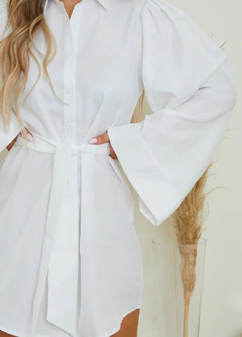 Белое кэжуал платье рубашка PrettyLittleThing однотонное