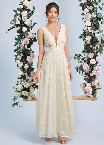 Бежевое вечернее платье а-силуэт SHEIN однотонное