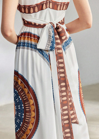 Белое кэжуал платье клеш, с открытой спиной SHEIN с геометрическим узором