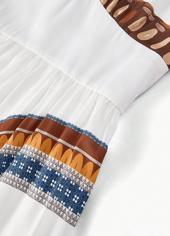 Белое кэжуал платье клеш, с открытой спиной SHEIN с геометрическим узором