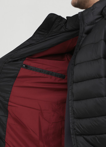 Чорна демісезонна куртка Remain