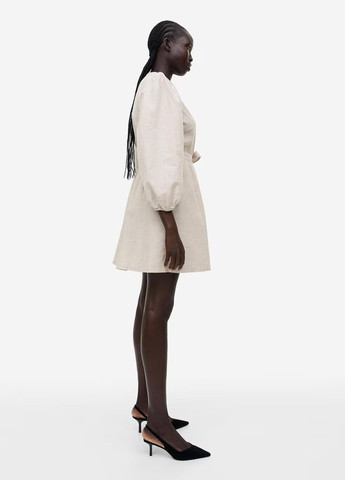 Светло-бежевое кэжуал платье на запах H&M однотонное