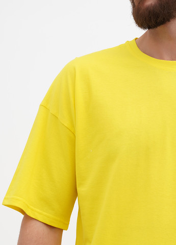 Желтая футболка Shik
