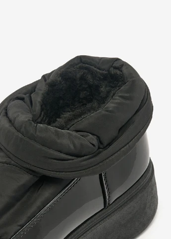 Черные сапоги SHEIN