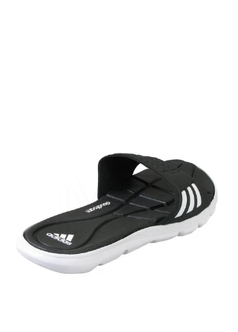 Черные шлепанцы adidas с логотипом
