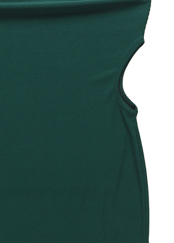 Темно-зеленое коктейльное, кэжуал платье с открытыми плечами PrettyLittleThing однотонное