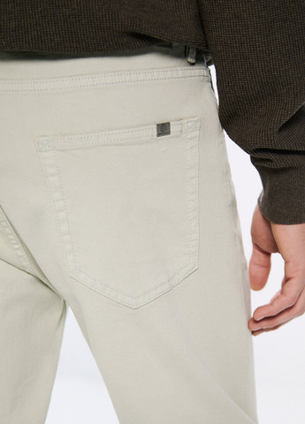 Белые кэжуал демисезонные прямые брюки Springfield