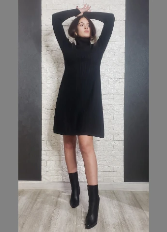 Черное кэжуал платье а-силуэт Sweet Lady однотонное
