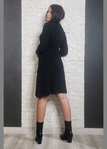 Черное кэжуал платье а-силуэт Sweet Lady однотонное