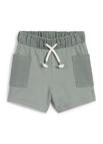 Комбинированный летний комплект (футболка, шорты, слюнявчик) C&A