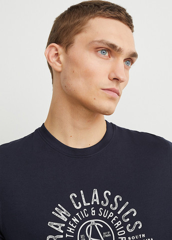 Темно-синяя футболка C&A