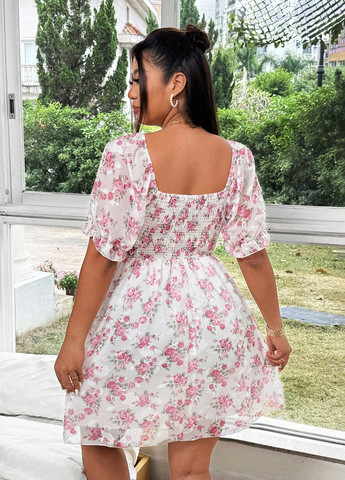 Белое кэжуал платье клеш SHEIN с цветочным принтом