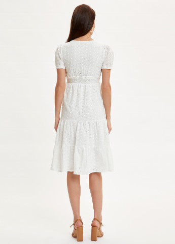 Білий кежуал плаття, сукня кльош DeFacto