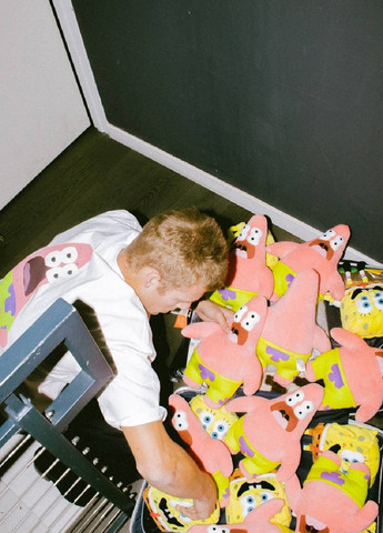 Белая футболка Uniqlo