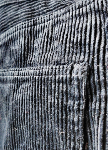 Темно-синие кэжуал демисезонные зауженные, укороченные брюки Monki