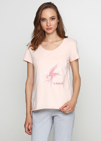 Бледно-розовая летняя футболка Роза