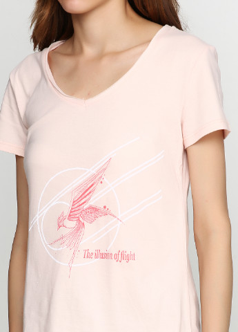 Бледно-розовая летняя футболка Роза