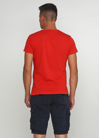 Красная футболка Northland