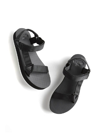 Женские спортивные сандалии Hollister черного цвета на ремешке