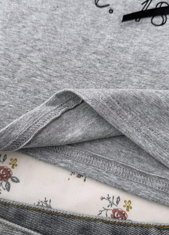 Серая летняя футболка SHEIN