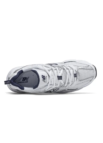 Белые демисезонные кроссовки mr530sg New Balance 530