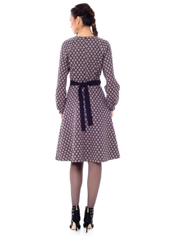 Коричневое кэжуал платье Iren Klairie с геометрическим узором
