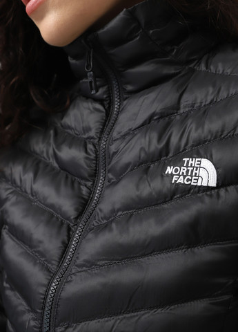 Черная демисезонная куртка The North Face