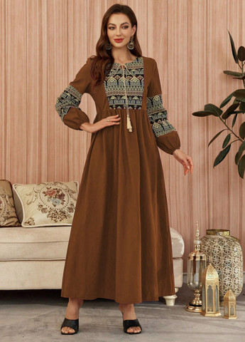 Коричневое кэжуал платье клеш SHEIN с орнаментом