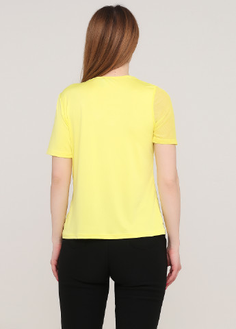 Желтая летняя футболка Mocca