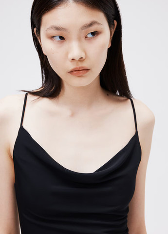 Черное кэжуал платье H&M однотонное