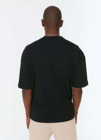Чорна футболка Trendyol
