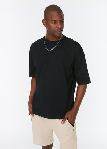 Чорна футболка Trendyol