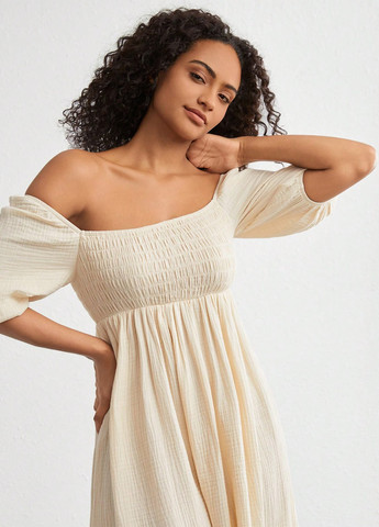 Светло-бежевое домашнее платье в стиле ампир SHEIN однотонное