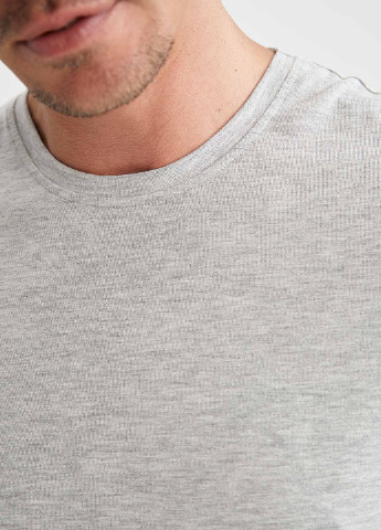 Сірий літній комплект (футболка, шорти) DeFacto