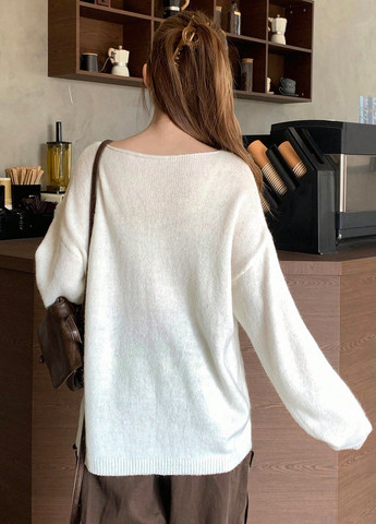 Молочний демісезонний светр SHEIN