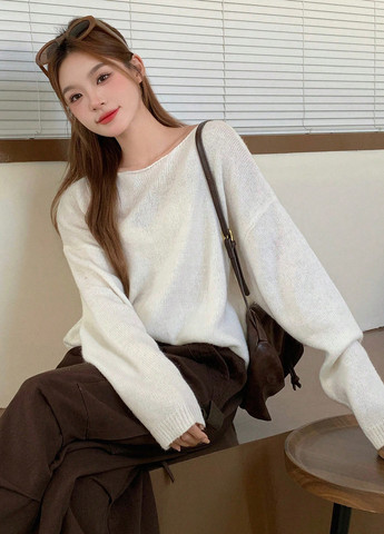 Молочний демісезонний светр SHEIN