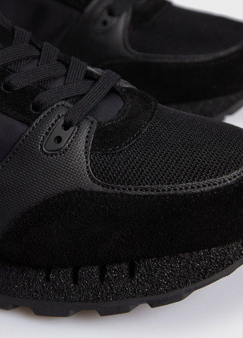 Черные всесезонные кроссовки PRPY